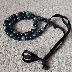 Bead necklace (free with purchase)